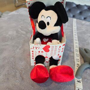 DISNEY mini mouse in a box